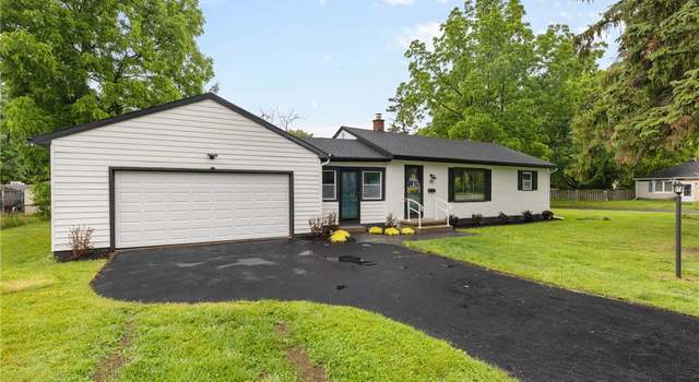Photo of 54 Oaklawn Dr, Irondequoit, NY 14617