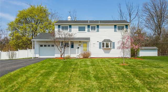 Photo of 332 Wildbriar Rd, Henrietta, NY 14623