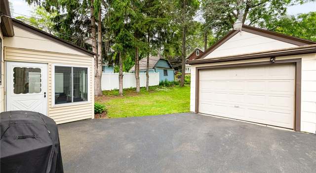 Photo of 25 Kiniry Dr, Irondequoit, NY 14609
