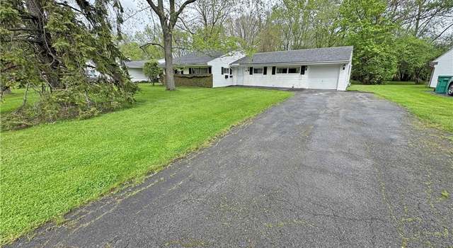 Photo of 388 Hemingway Dr, Brighton, NY 14620