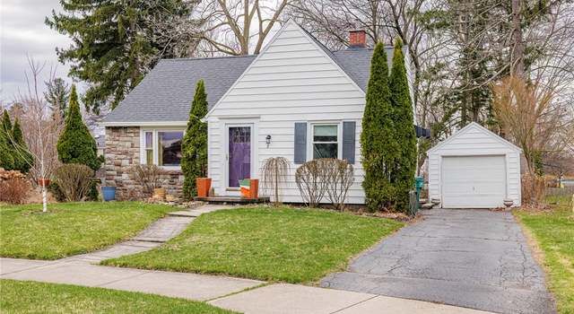 Photo of 2 Idyllwood Ln, Irondequoit, NY 14617