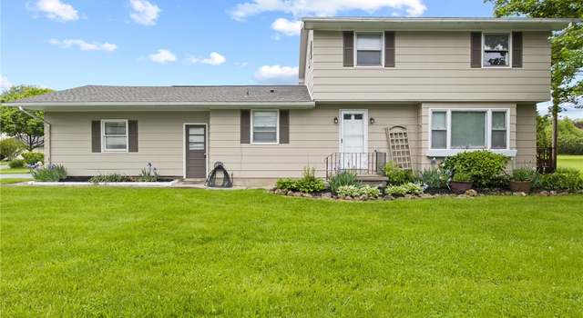 Photo of 10 De Paul Dr, East Rochester, NY 14445