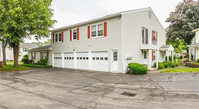 Photo of 8 Heron Way S, Perinton, NY 14450