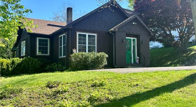 Photo of 5 Orchard Dr, Corning, NY 14830