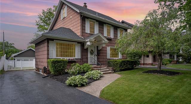 Photo of 196 Elmcroft Rd, Rochester, NY 14609