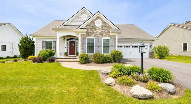 Photo of 7 Rockdale Mdws, Pittsford, NY 14534