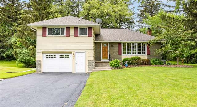 Photo of 16 Clearview Dr, Henrietta, NY 14534
