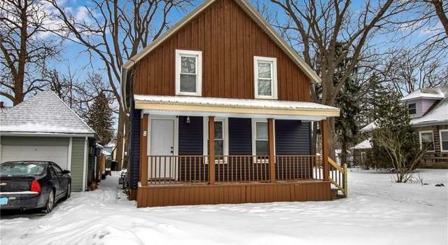 Photo of 8 Oakwood Ave, Lancaster, NY 14086