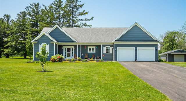 Photo of 4424 Lake Rd, Williamson, NY 14589