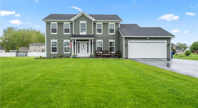 Photo of 214 Blue Mountain Dr, Parma, NY 14468