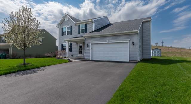 Photo of 1088 Harlowe Ln, Farmington, NY 14425