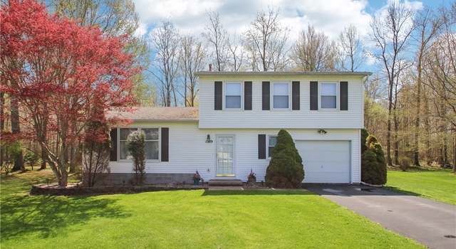 Photo of 1389 Brookedge Dr, Hamlin, NY 14464