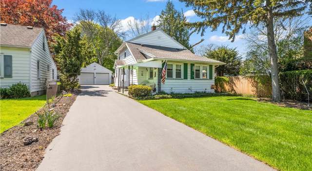 Photo of 43 Cinnabar Rd, Irondequoit, NY 14617