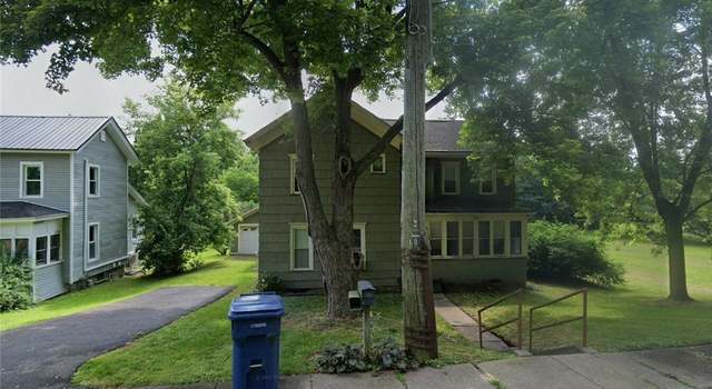 Photo of 165 Geneva St, Lyons, NY 14489
