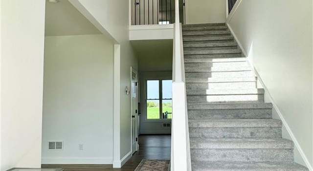 Photo of 4 Brookwood Hills Dr, Horseheads, NY 14845