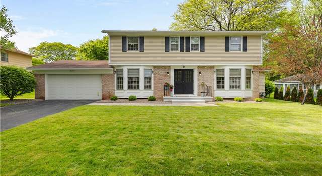 Photo of 45 Round Trail Dr, Pittsford, NY 14534