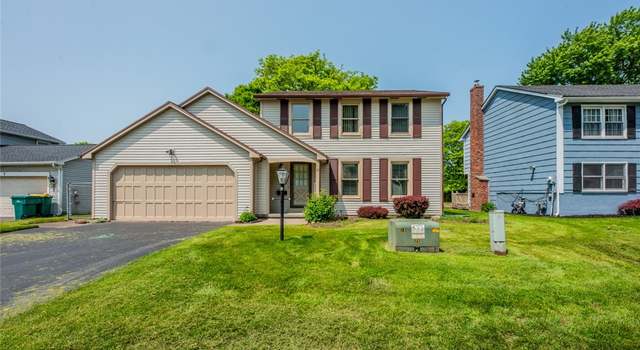 Photo of 11 Brightwoods Ln, Brighton, NY 14623