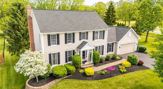 Photo of 2 Princeton Ln, Perinton, NY 14450