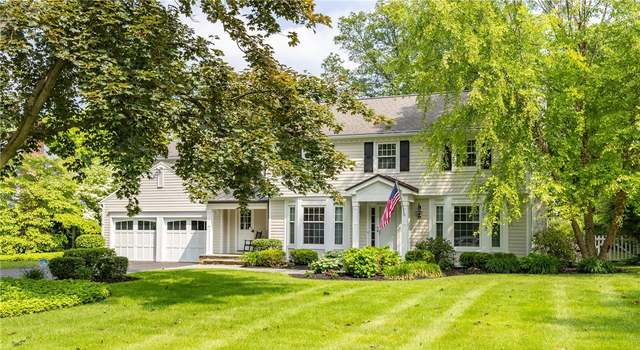Photo of 14 Creekside Ln, Pittsford, NY 14618