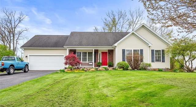 Photo of 25 Country Creek Ln, Hamlin, NY 14468