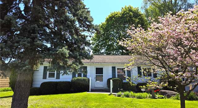 Photo of 55 Yosemite Cir, Henrietta, NY 14586