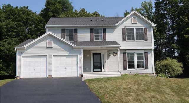 Photo of 3253 Woodfield Dr, Walworth, NY 14568
