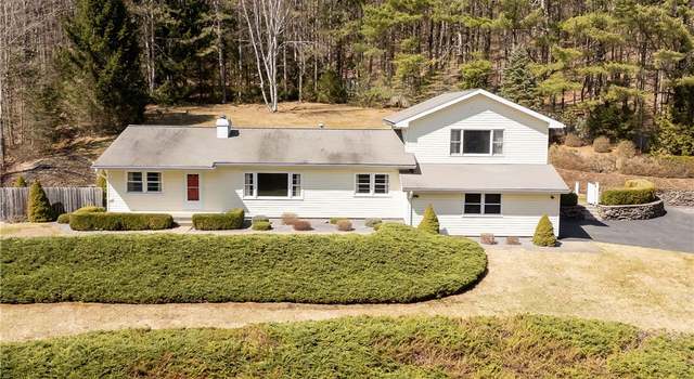 Photo of 7 Overlook Dr, Oneonta-city, NY 13820