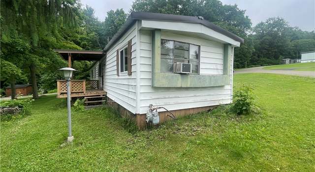 Photo of 116 Greenhurst Village Dr, Ellery, NY 14701