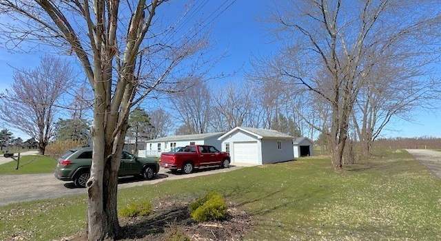 Photo of 1516 Silver Ln, Hanover, NY 14136