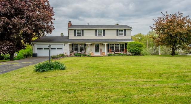 Photo of 6 Whippletree Rd, Perinton, NY 14450
