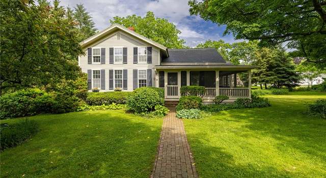 Photo of 4 Park Pl, East Bloomfield, NY 14469