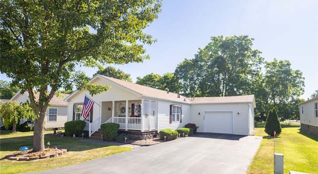 Photo of 4283 Canalside Dr, Palmyra, NY 14522