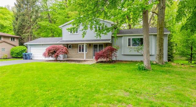 Photo of 19 Witherspoon Ln, Penfield, NY 14625