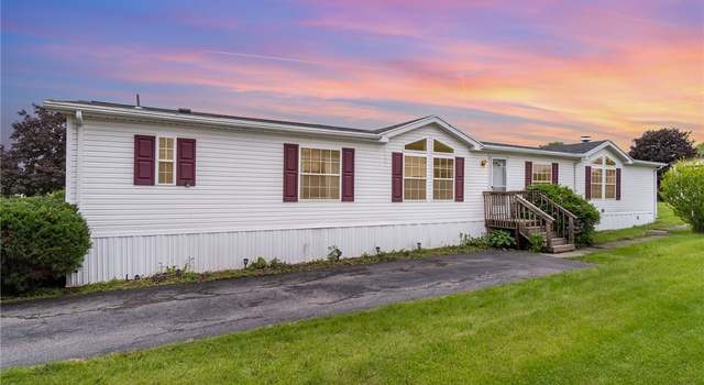 Photo of 6364 Murphy Dr, Victor, NY 14564