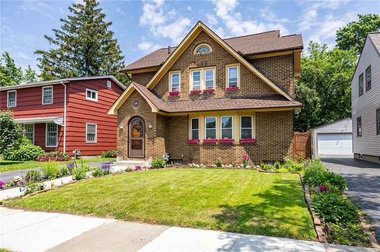 Photo of 108 Iroquois St Rochester, NY 14609