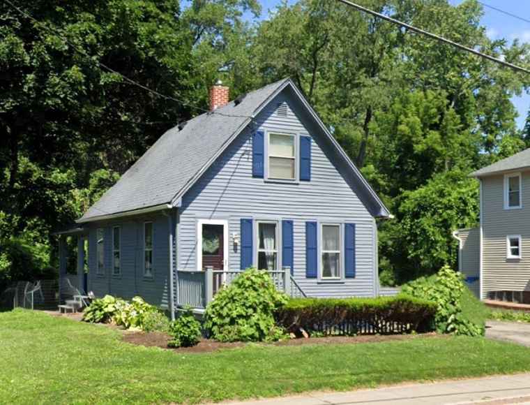 Photo of 789 N Winton Rd Rochester, NY 14609