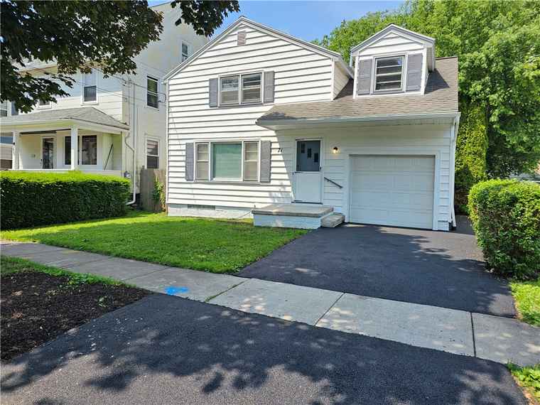 Photo of 71 Newcomb St Rochester, NY 14609