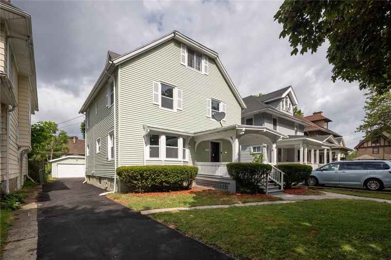 Photo of 39 Rugby Ave Rochester, NY 14619