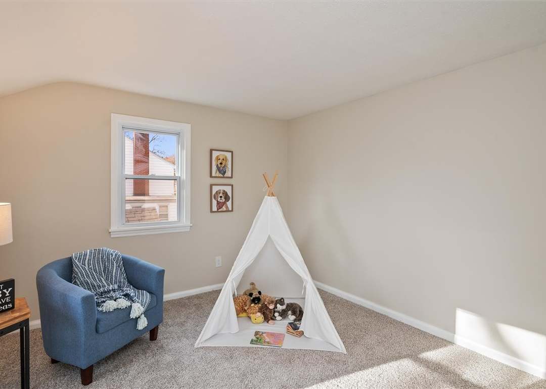 240 W Hickory St, East Rochester, NY 14445