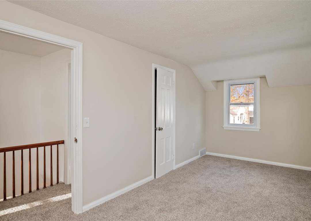 240 W Hickory St, East Rochester, NY 14445