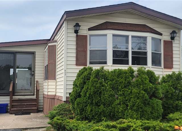 Property at 453 Chestnut Dr, Lockport Town, NY 14094, 2 beds, 1 bath