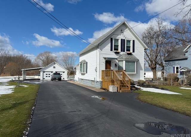 Property at 7042 Ward Rd, Wheatfield, NY 14120, 3 beds, 2.5 baths