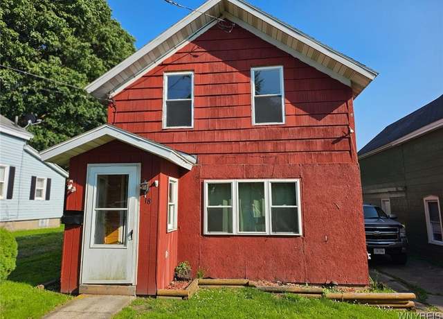 Property at 18 Catherine St, Oswego, NY 13126, 2 beds, 1.5 baths