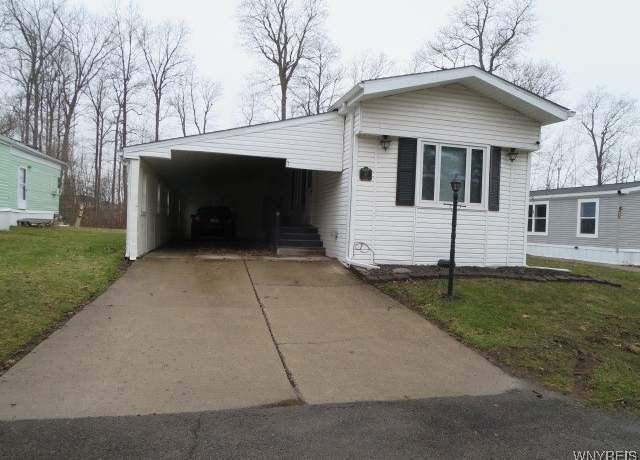 Property at 87 Waterview Pkwy, Hamburg, NY 14075, 2 beds, 1.5 baths