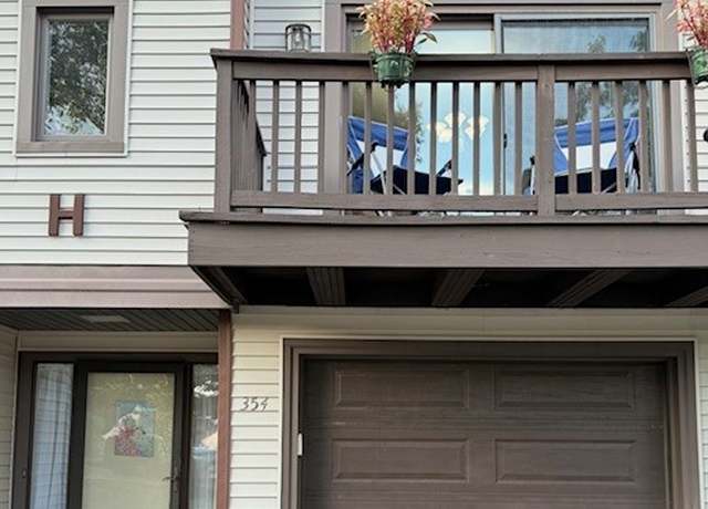 Property at 354 Old Meadow Dr, Amherst, NY 14051, 2 beds, 1.5 baths
