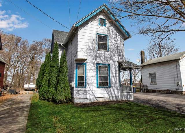 Property at 17 Hill St, Lockport-city, NY 14094, 4 beds, 2 baths