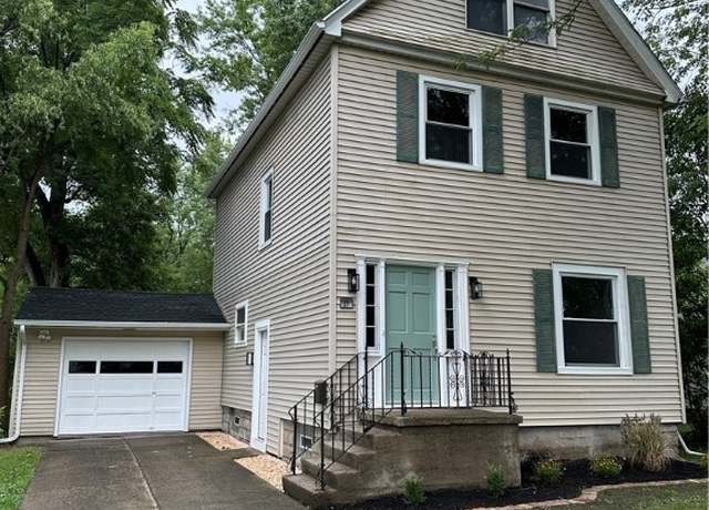 Property at 27 Orchard Ave, West Seneca, NY 14224, 3 beds, 2.5 baths