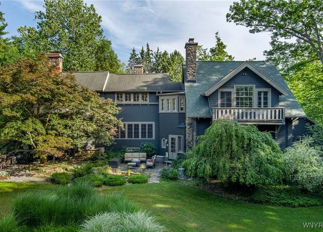 Property at 1632 South Creek Rd, Evans, NY 14047, 4 beds, 3.5 baths