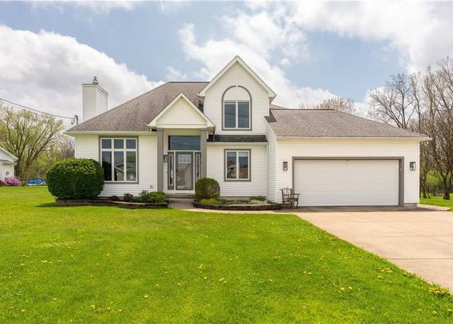 Property at 6235 Powers Rd, Orchard Park, NY 14127, 4 beds, 3.5 baths
