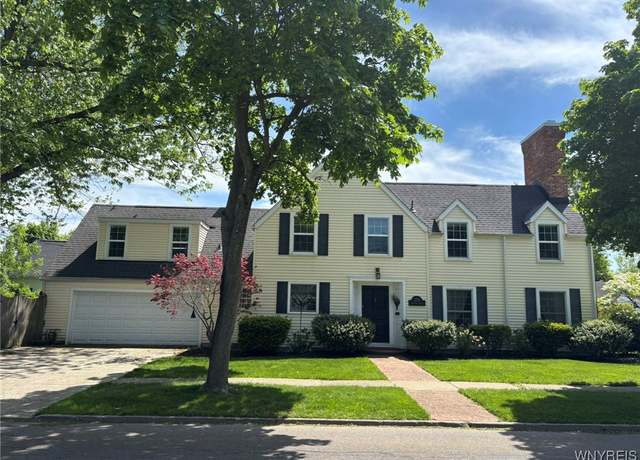 Property at 270 Berryman Dr, Amherst, NY 14226, 3 beds, 2.5 baths